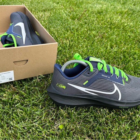 Shoes Nike Air Zoom Pegasus 40 NFL Seattle Seahawks Running size 9 brand new - Picture 5 of 5